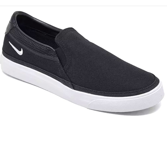 NIKE Court Legacy Sneaker
Size & Width: 8 M
Color: BLACK/WHITE - Picture 5 of 7